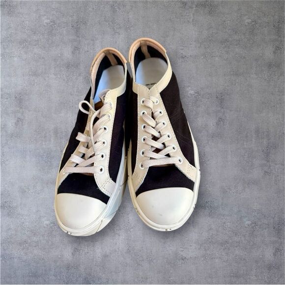 SCHUTZ Black and White Womans Sneakers. Size 10. - Picture 4 of 6